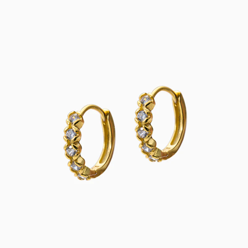 𝗝'𝗰𝗼𝗹𝗲 Tiny Daisy Zircon Huggies