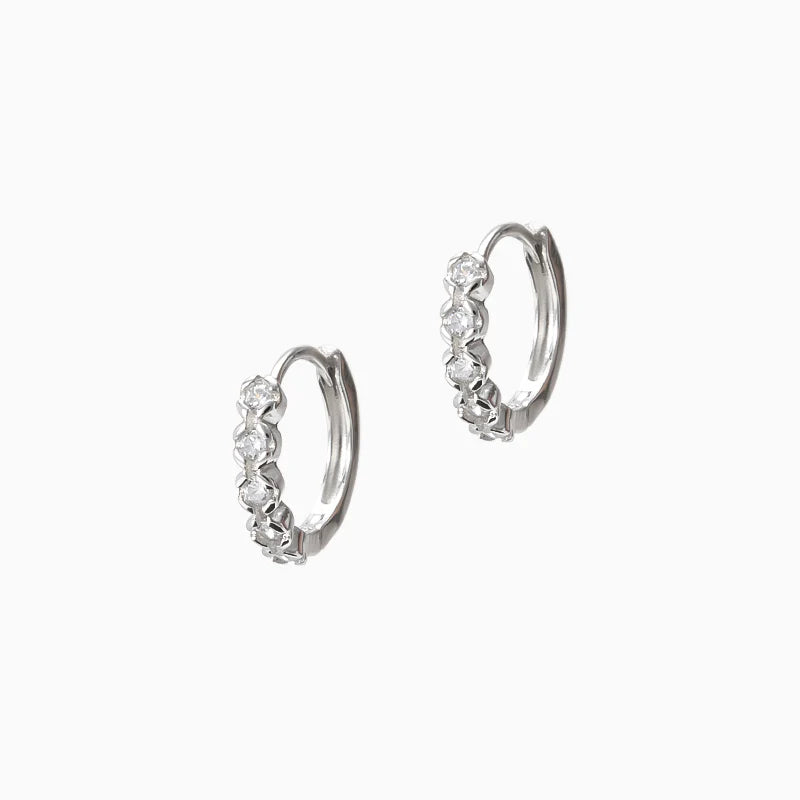 𝗝'𝗰𝗼𝗹𝗲 Tiny Daisy Zircon Huggies